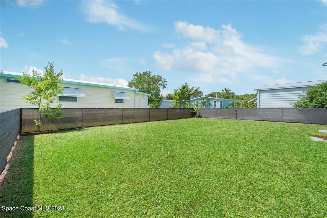 Photo of 2314 Coconut Palm Drive NE