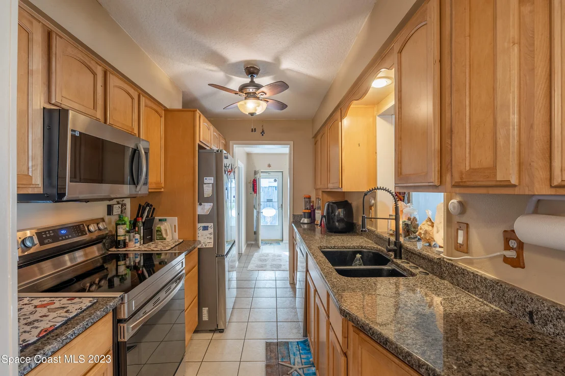 Photo of 3051 Edgewood Drive NE