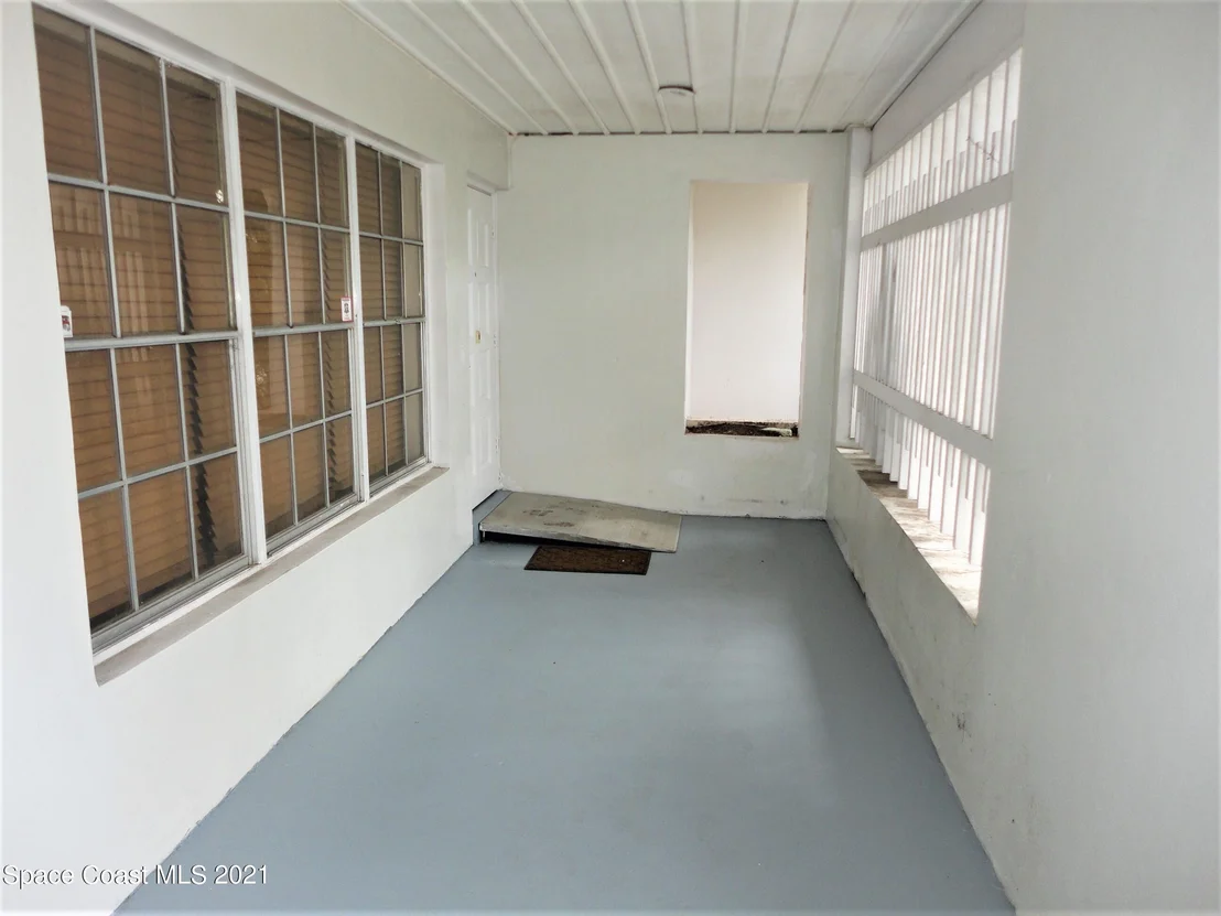 Photo of 3035 Edgewood Drive NE