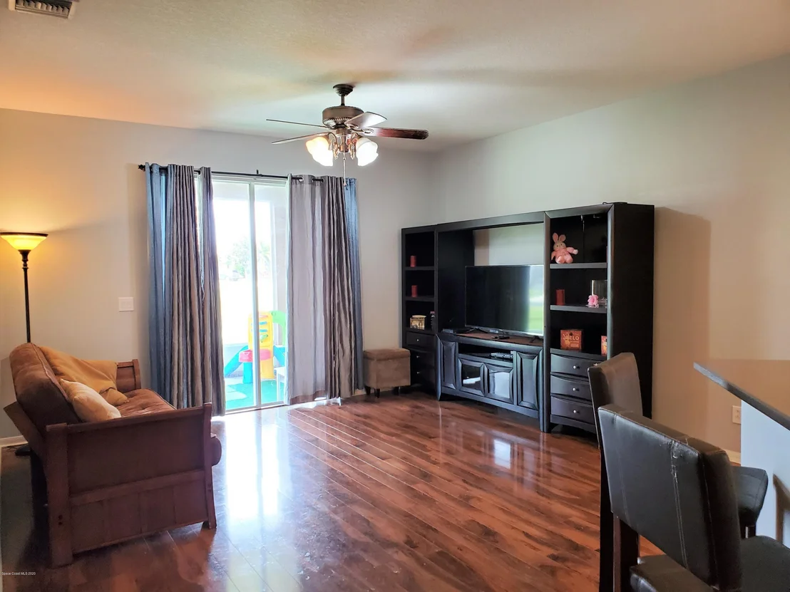 Photo of 3892 Manitoba Way