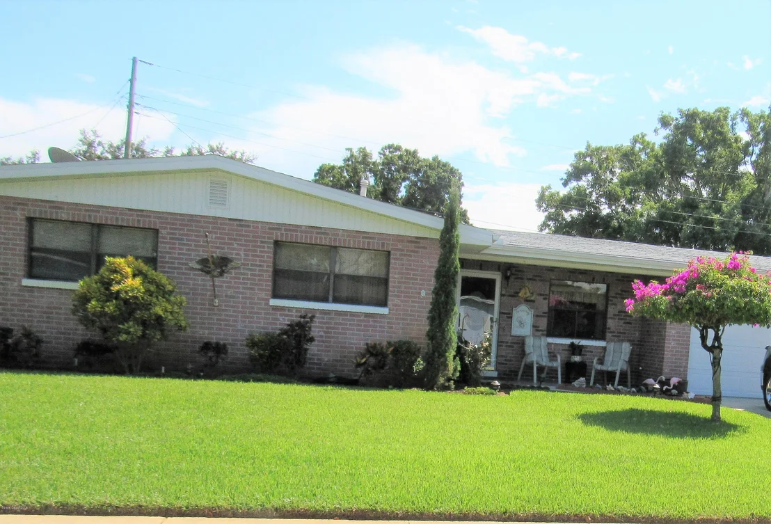 Photo of 979 Demaret Drive