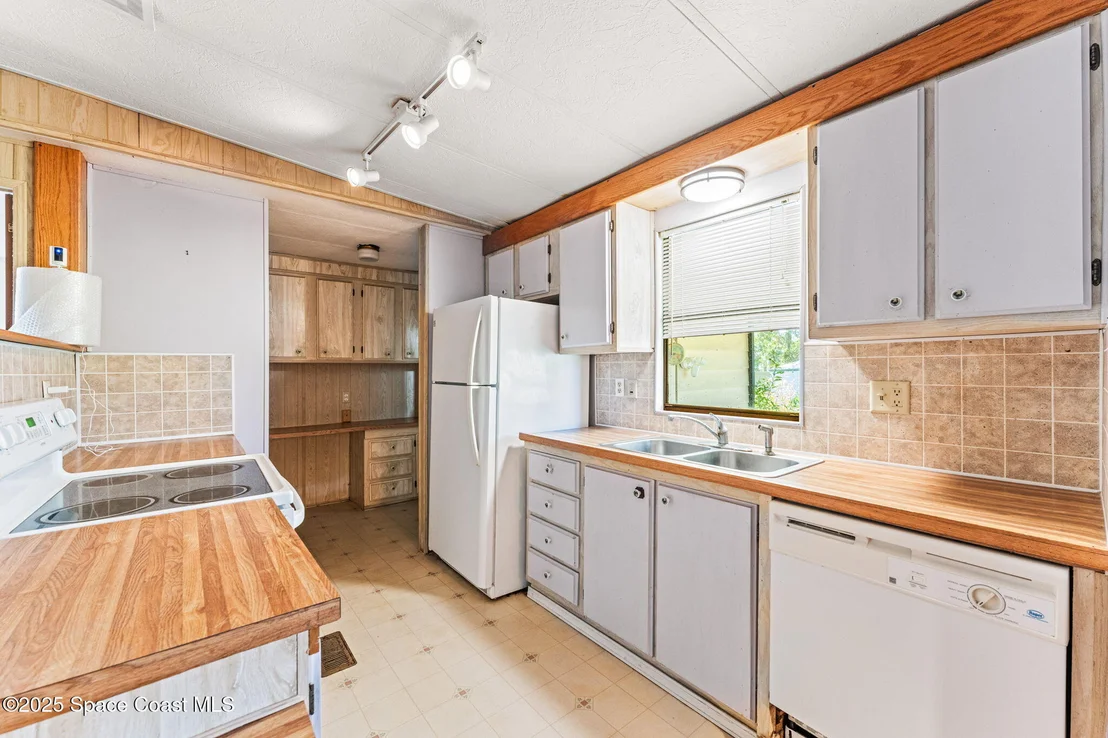 Photo of 4458 Twin Lakes Drive