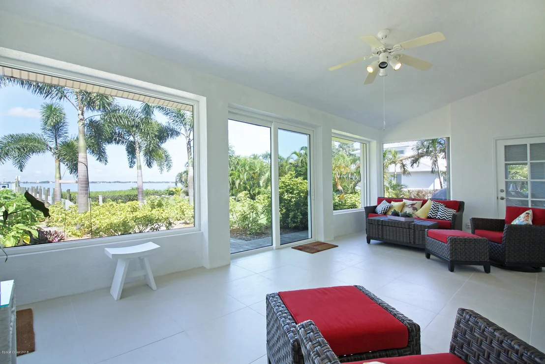 Photo of 5870 Riverside Drive