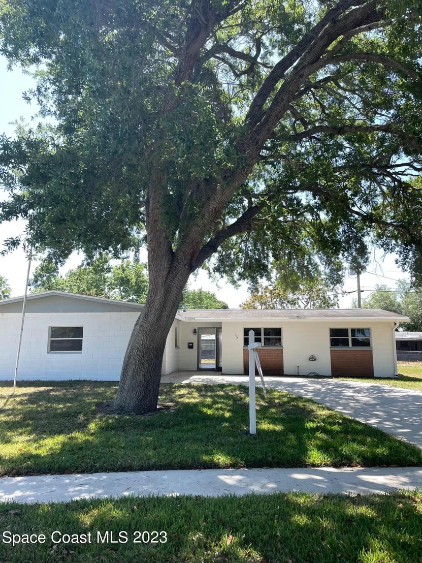 Photo of 1378 Estridge Drive