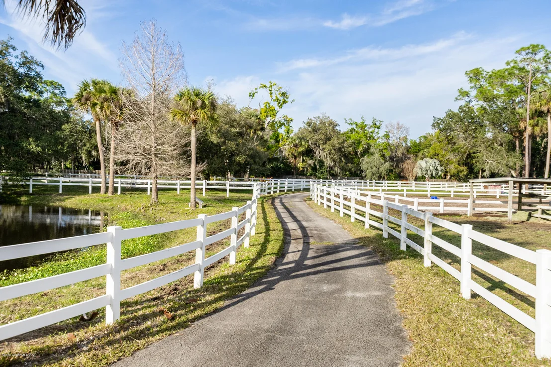 Photo of 2885 Turtle Mound Road