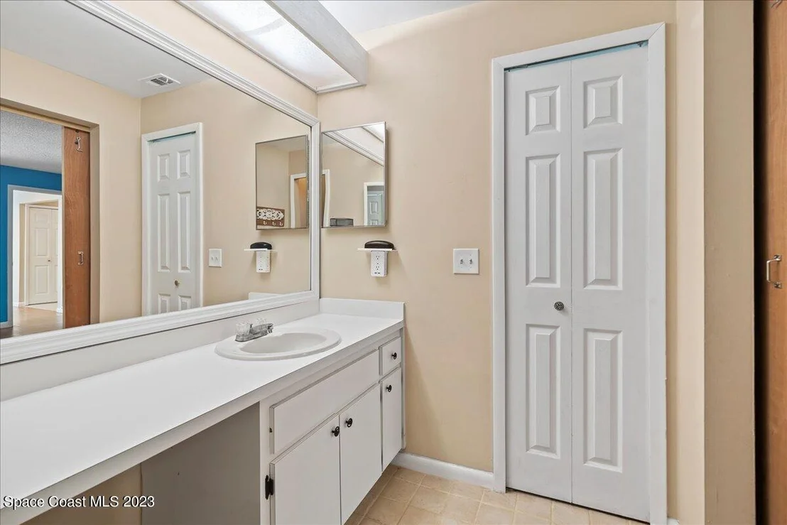 Photo of 250 Applewood Circle