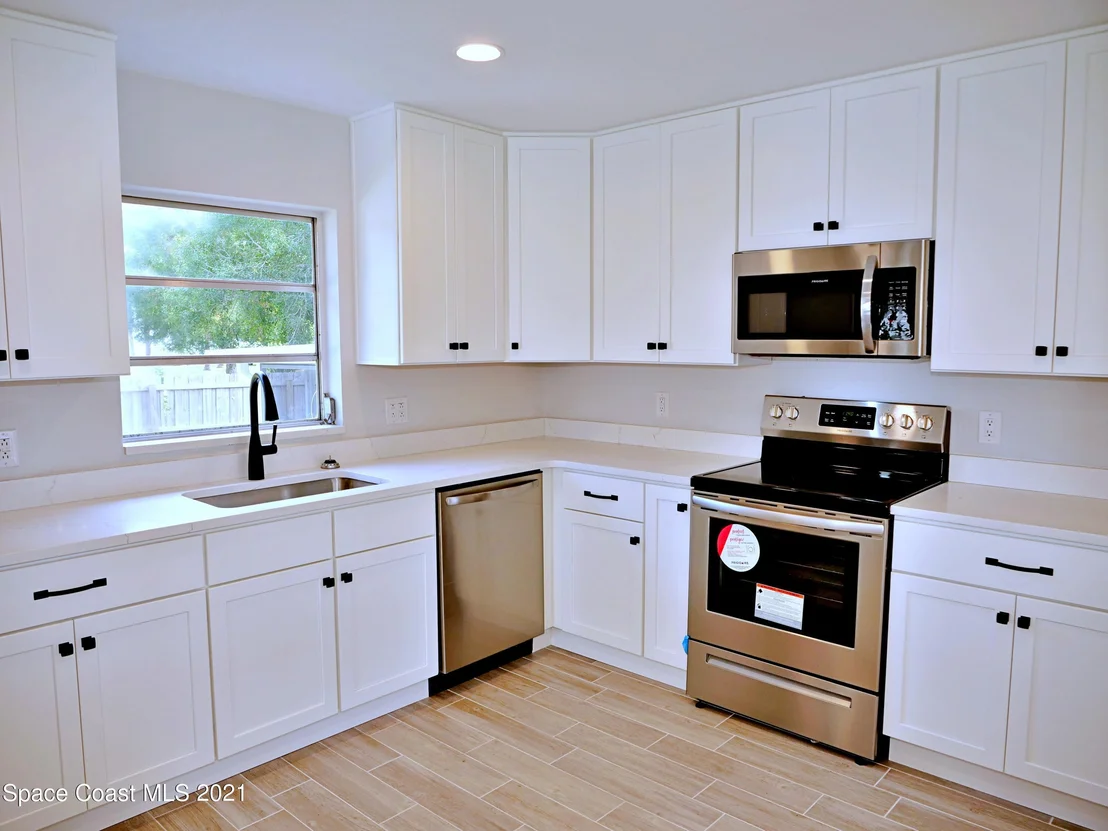 Photo of 1728 Golfview Drive