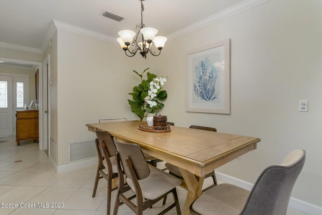 Photo of 544 Biscayne Drive