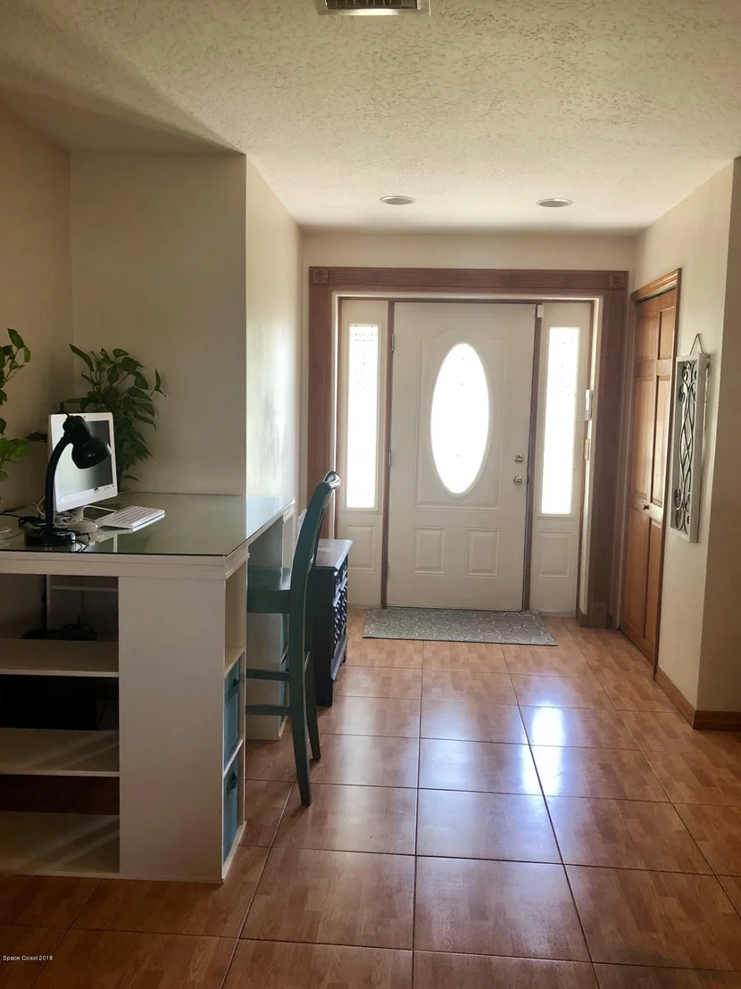 Photo of 730 Bianca Drive NE