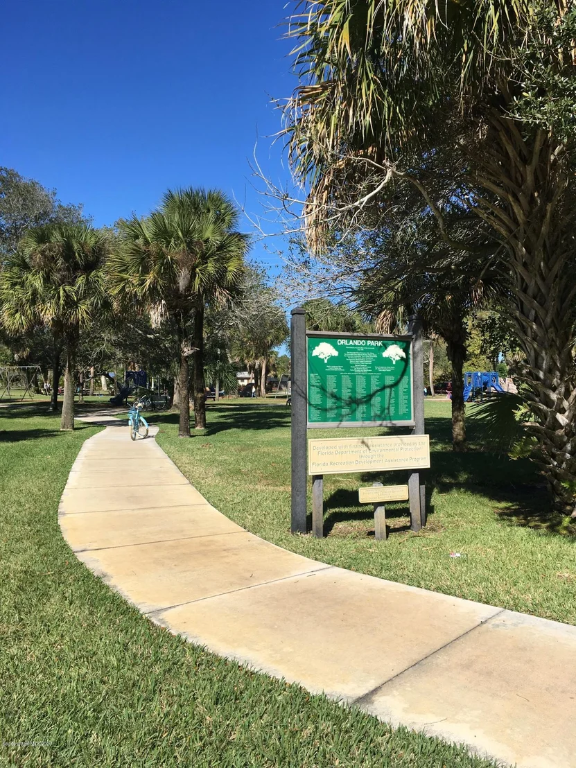 Photo of 905 Magnolia Drive