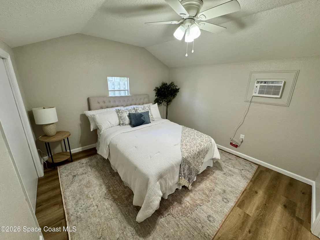 Photo of 2252 Laden Road