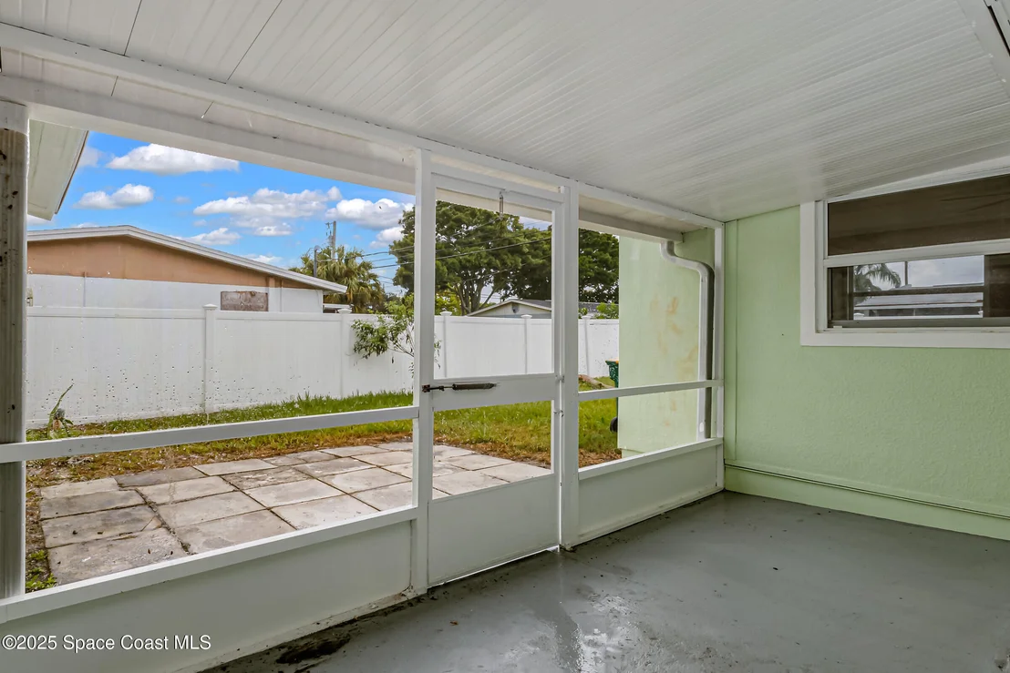 Photo of 2356 Lakeview Drive