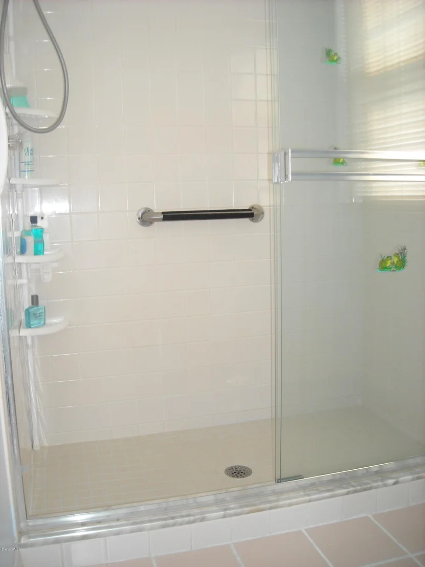 Photo of 993 NE Wateroak Drive
