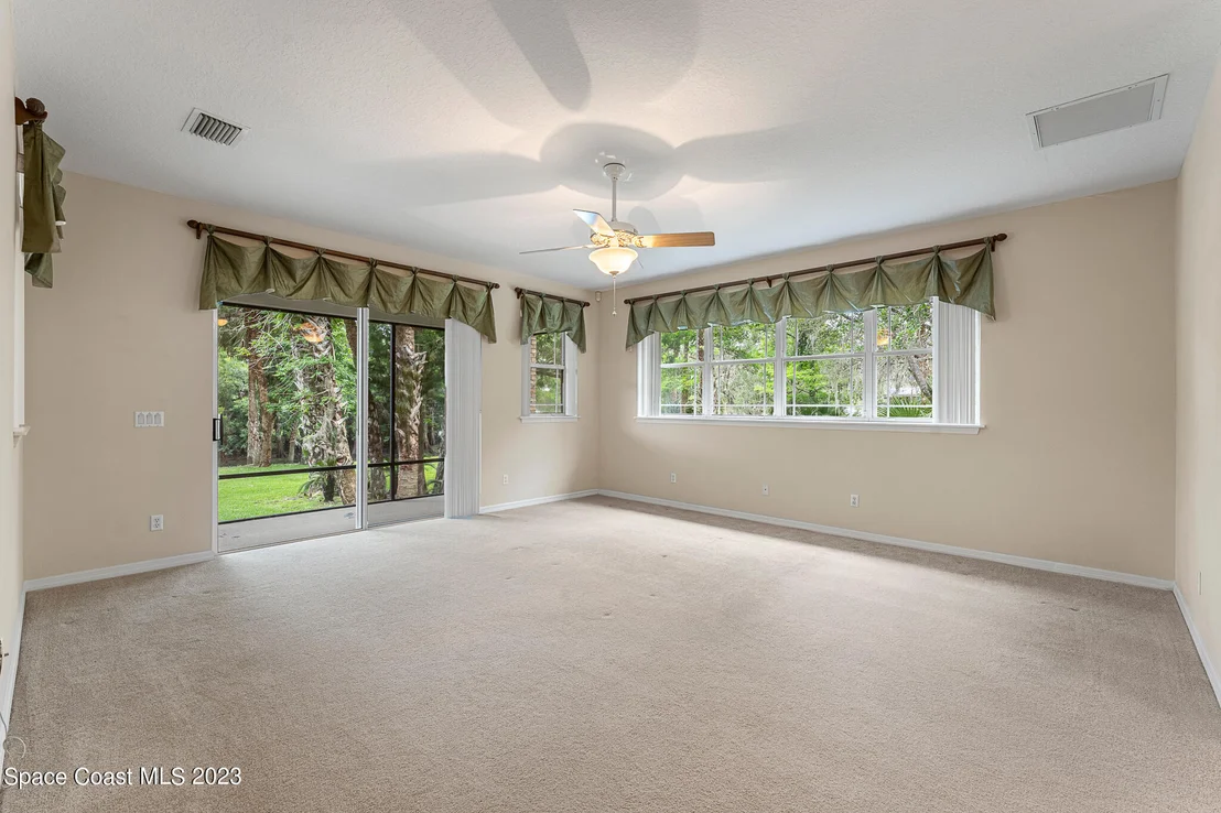 Photo of 927 Iron Bend Trail