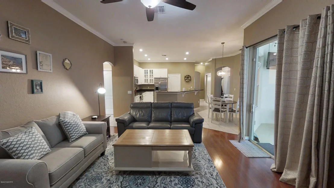 Photo of 975 Carriage Hill Road