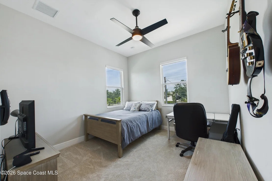 Photo of 2345 N Riverside Drive