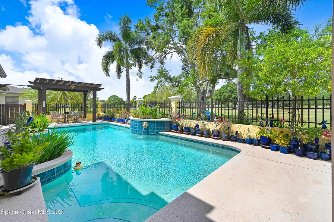 Photo of 1102 Fairlawn Drive