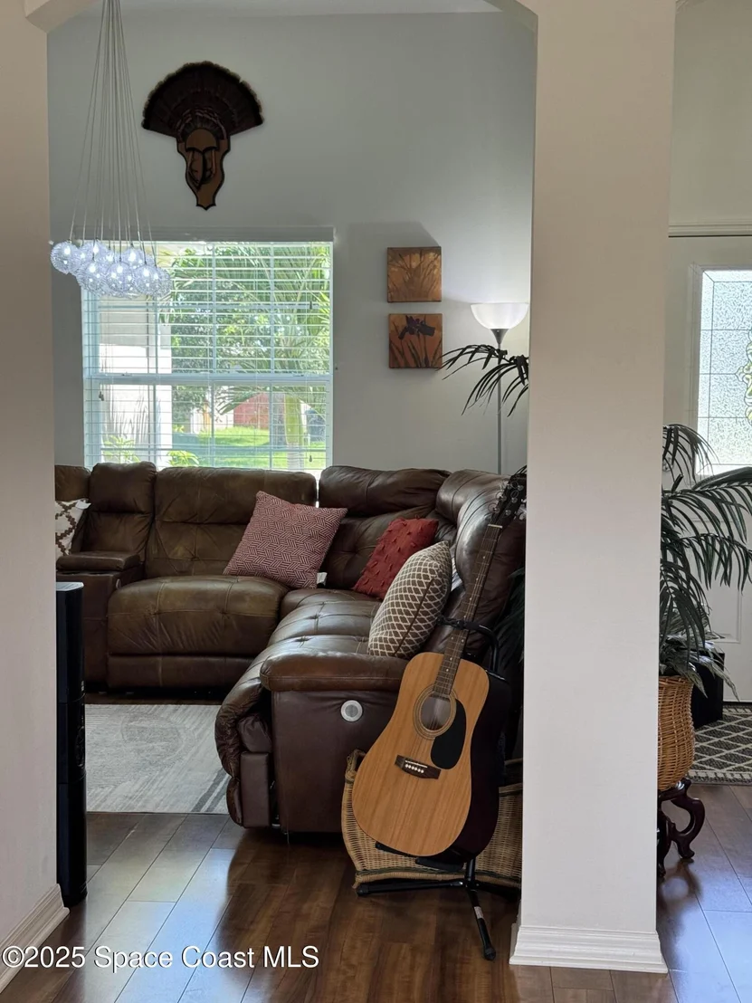 Photo of 1121 Morgan Circle NE