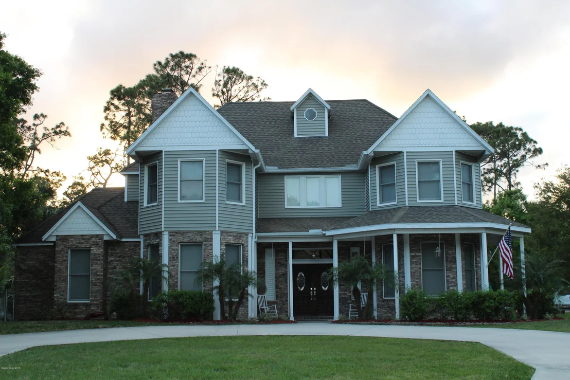 Photo of 8735 Sheridan Road
