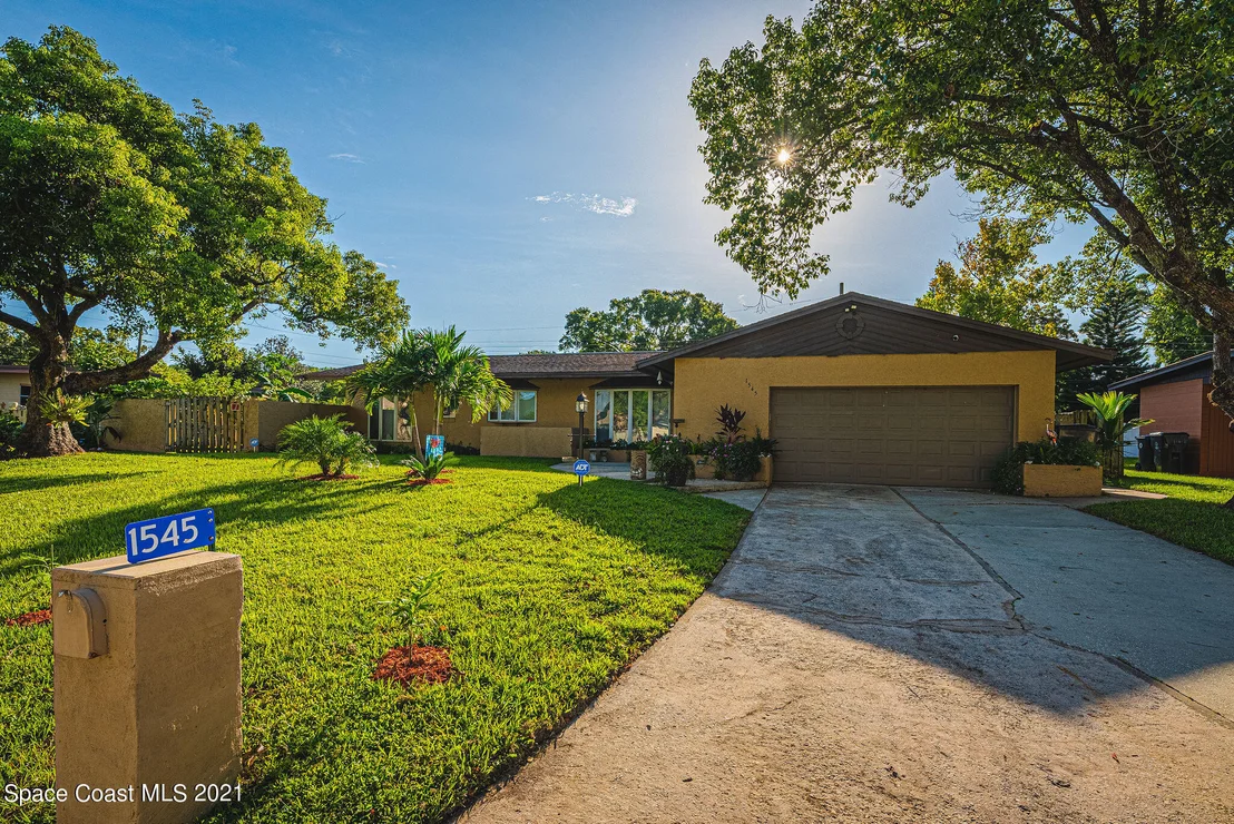 Photo of 1545 Echo Drive