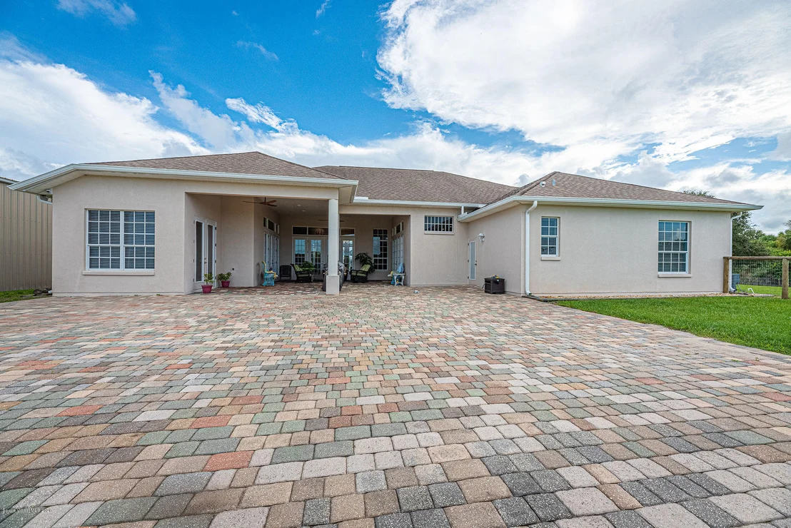 Photo of 1008 Daisy Lane