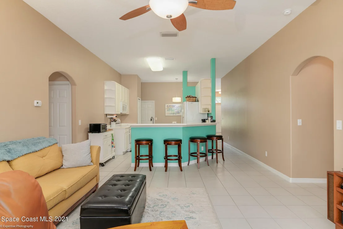 Photo of 829 Tavernier Circle NE