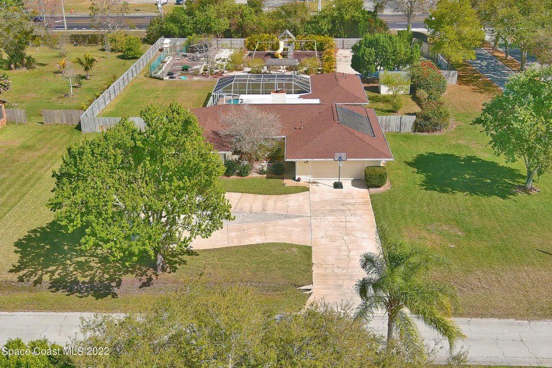 Photo of 1814 Oak Drive N
