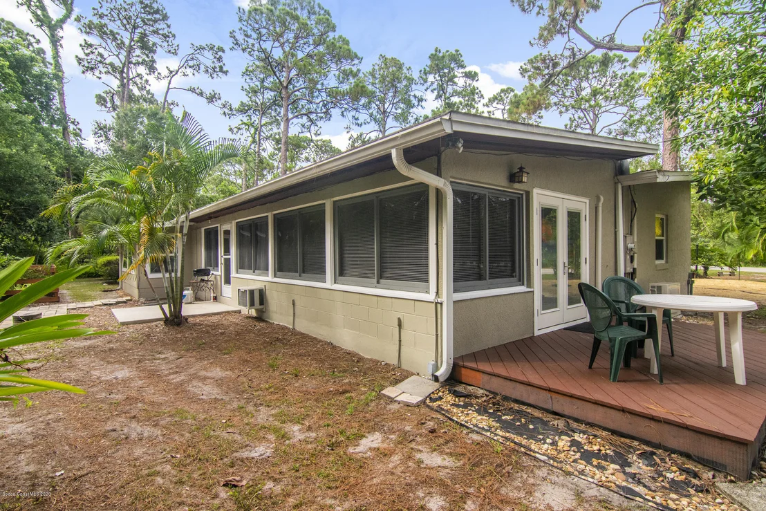 Photo of 5880 Crane Road