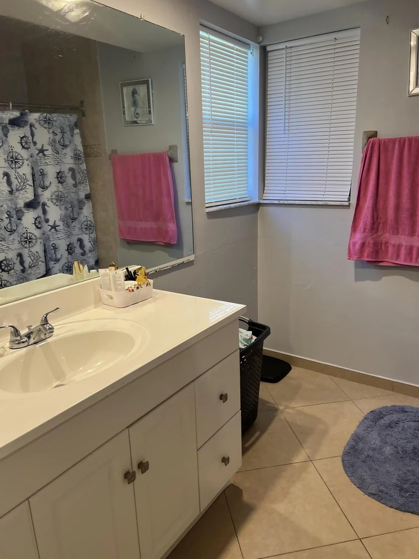 Photo of 1240 Bard Lane NE