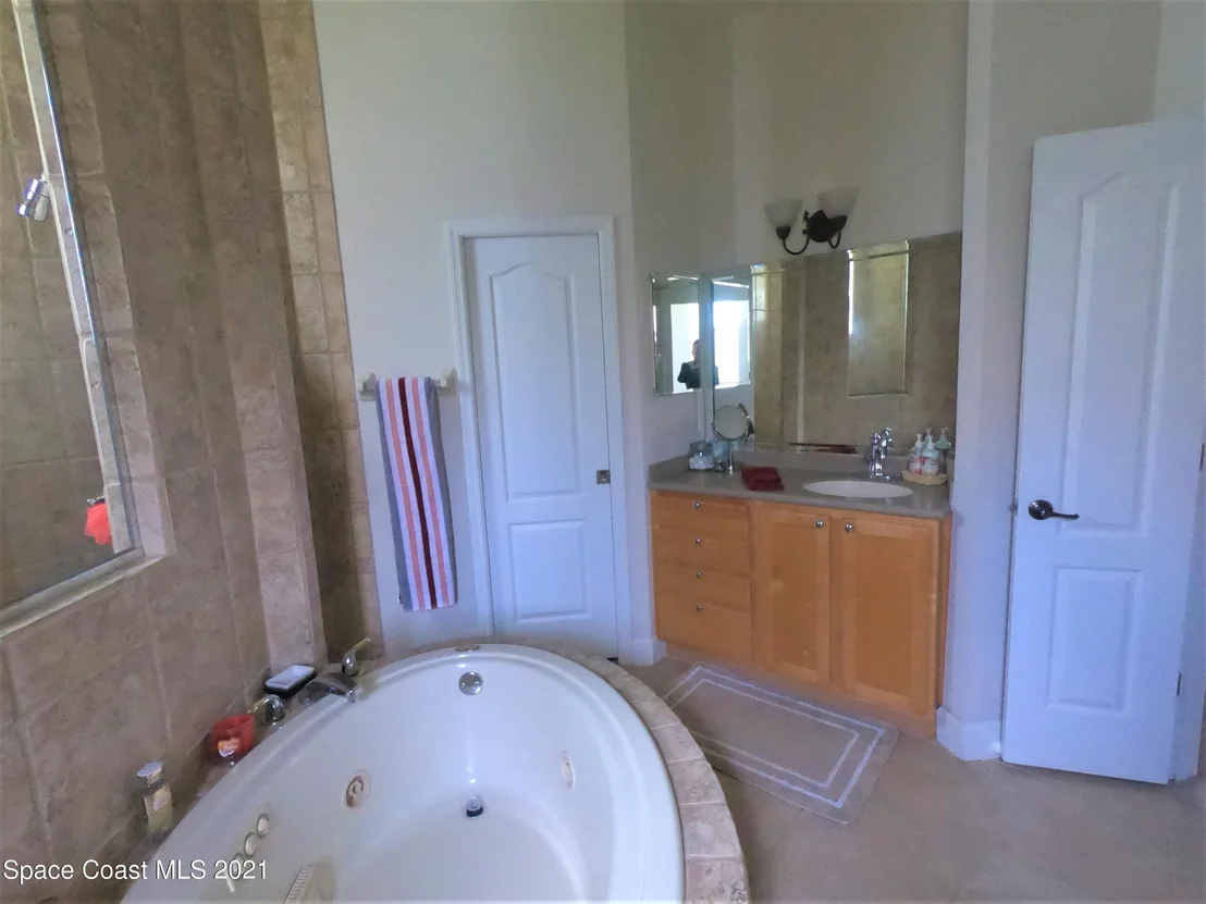 Photo of 1035 Starling Way