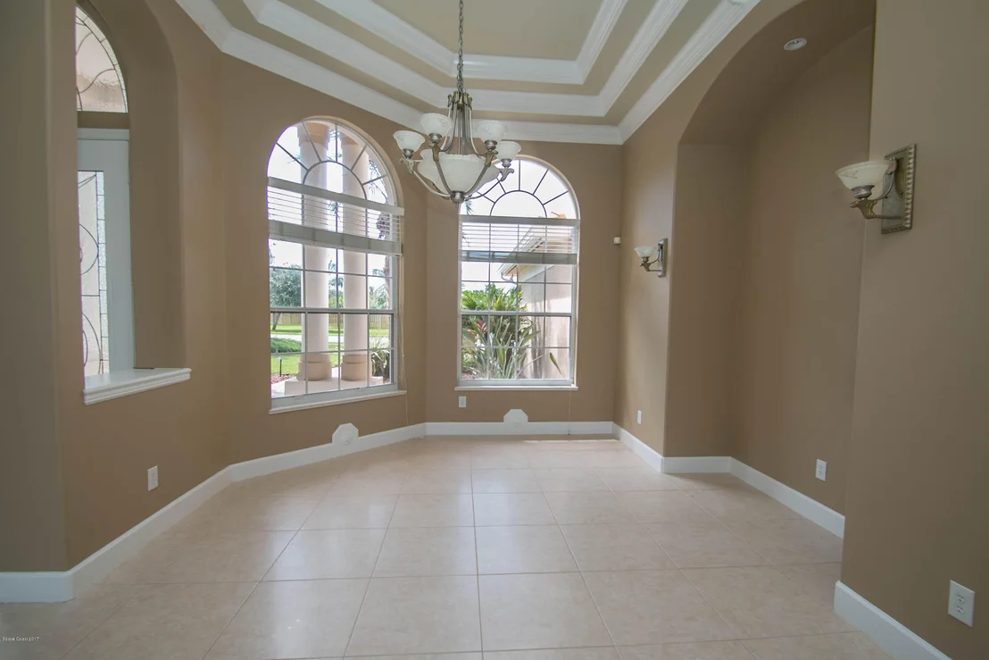 Photo of 282 Flanders Drive