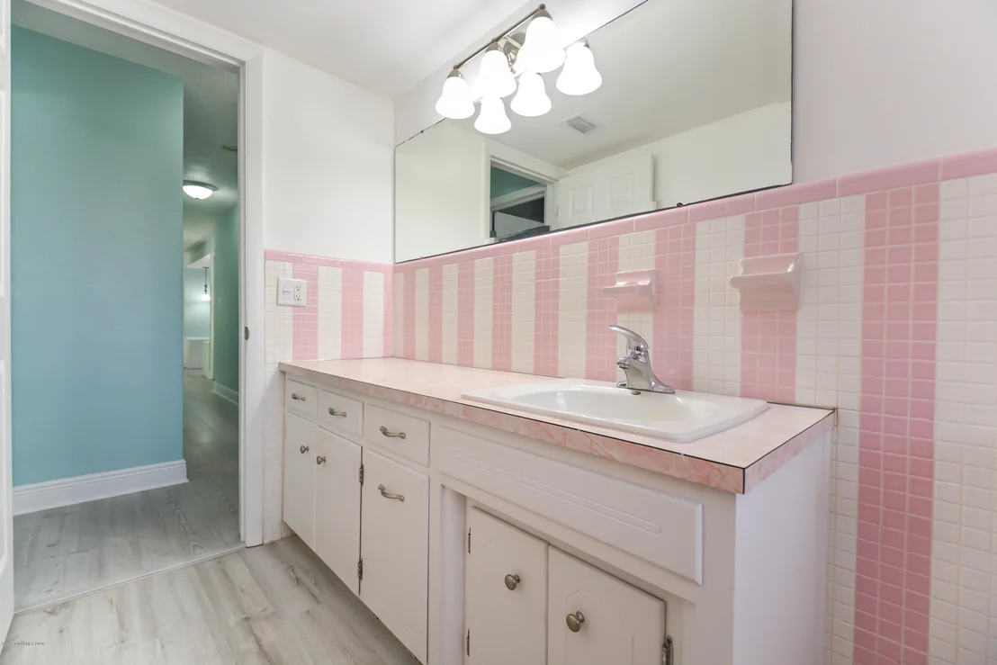 Photo of 460 Oak Ridge Drive