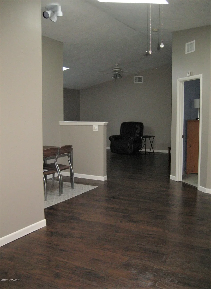 Photo of 327 Myrtlewood Road