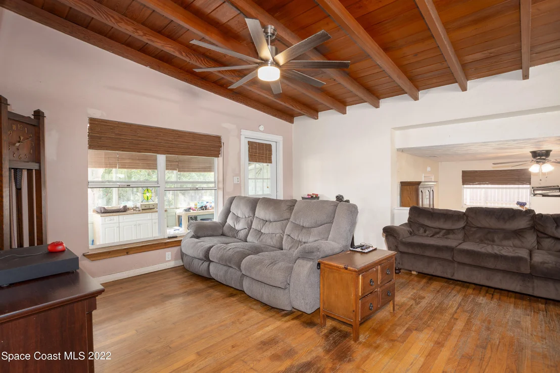 Photo of 207 Albert Avenue