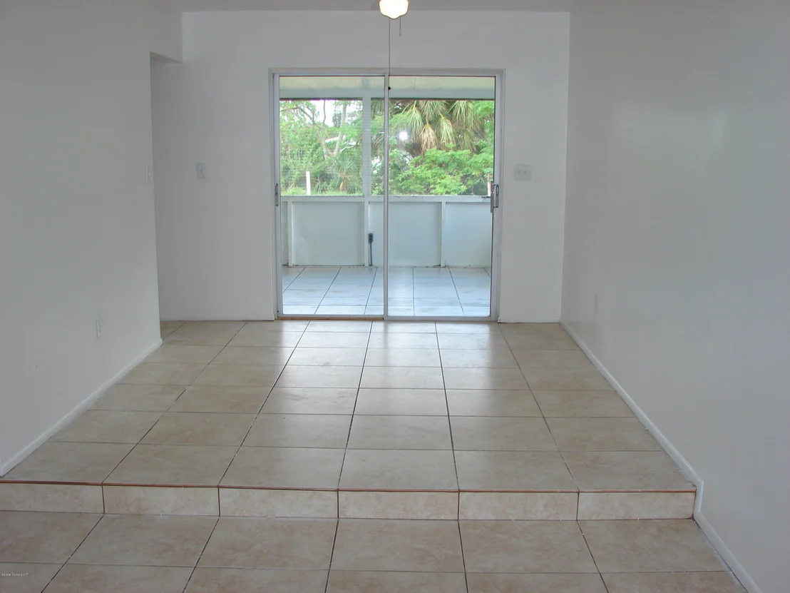 Photo of 762 Hampton Drive NE