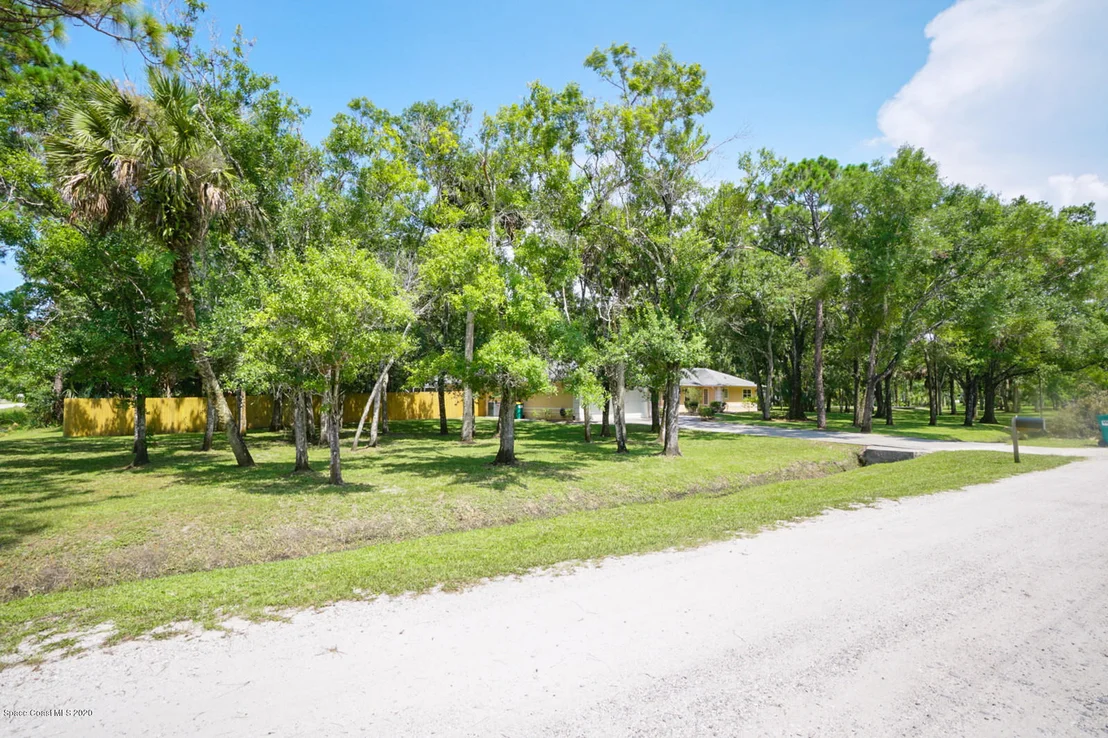 Photo of 2125 Linrose Lane