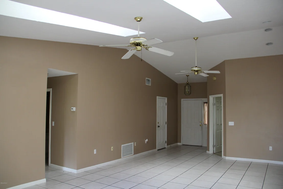 Photo of 1240 Walnut Grove Way