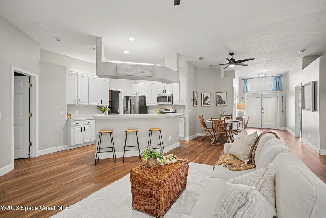 Photo of 854 Villa Drive