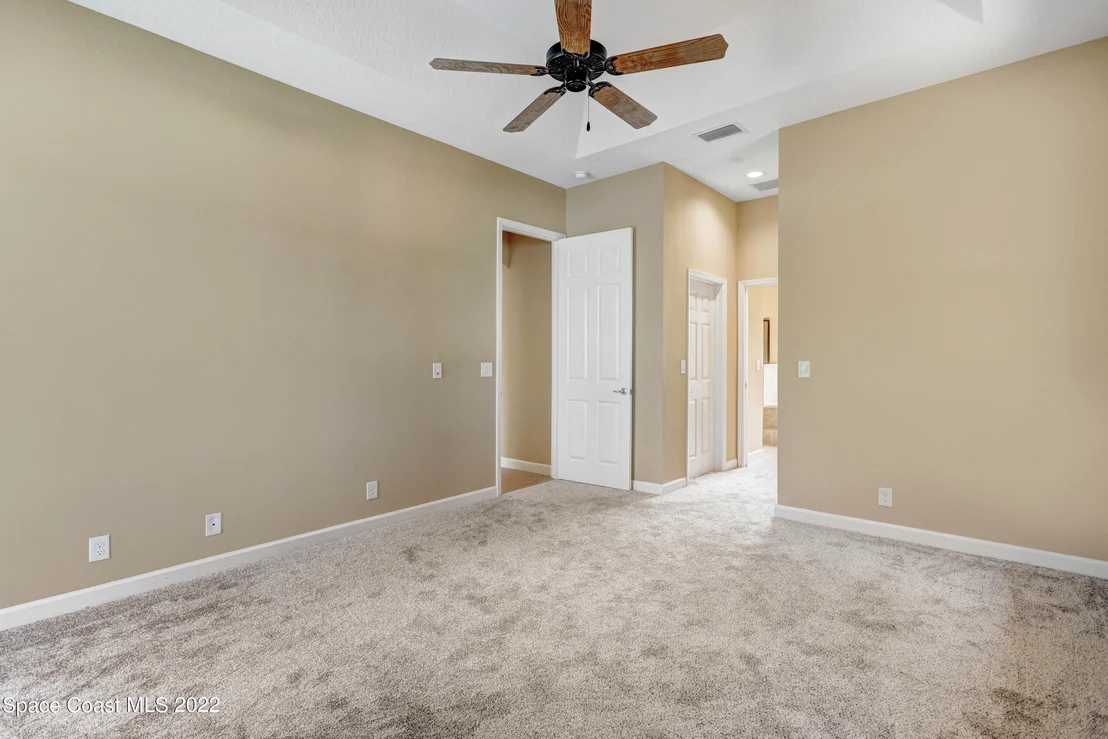 Photo of 1601 Eldron Boulevard SE