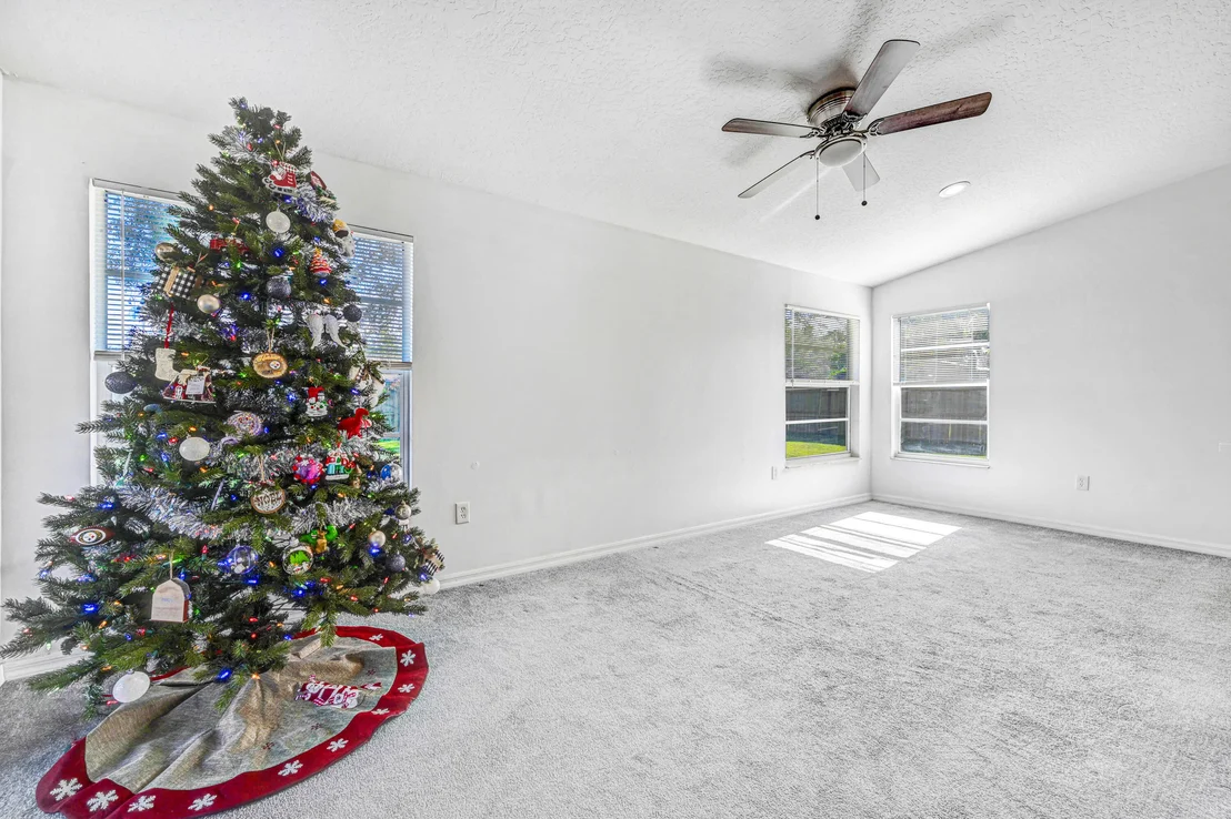 Photo of 5947 Cardiff Avenue