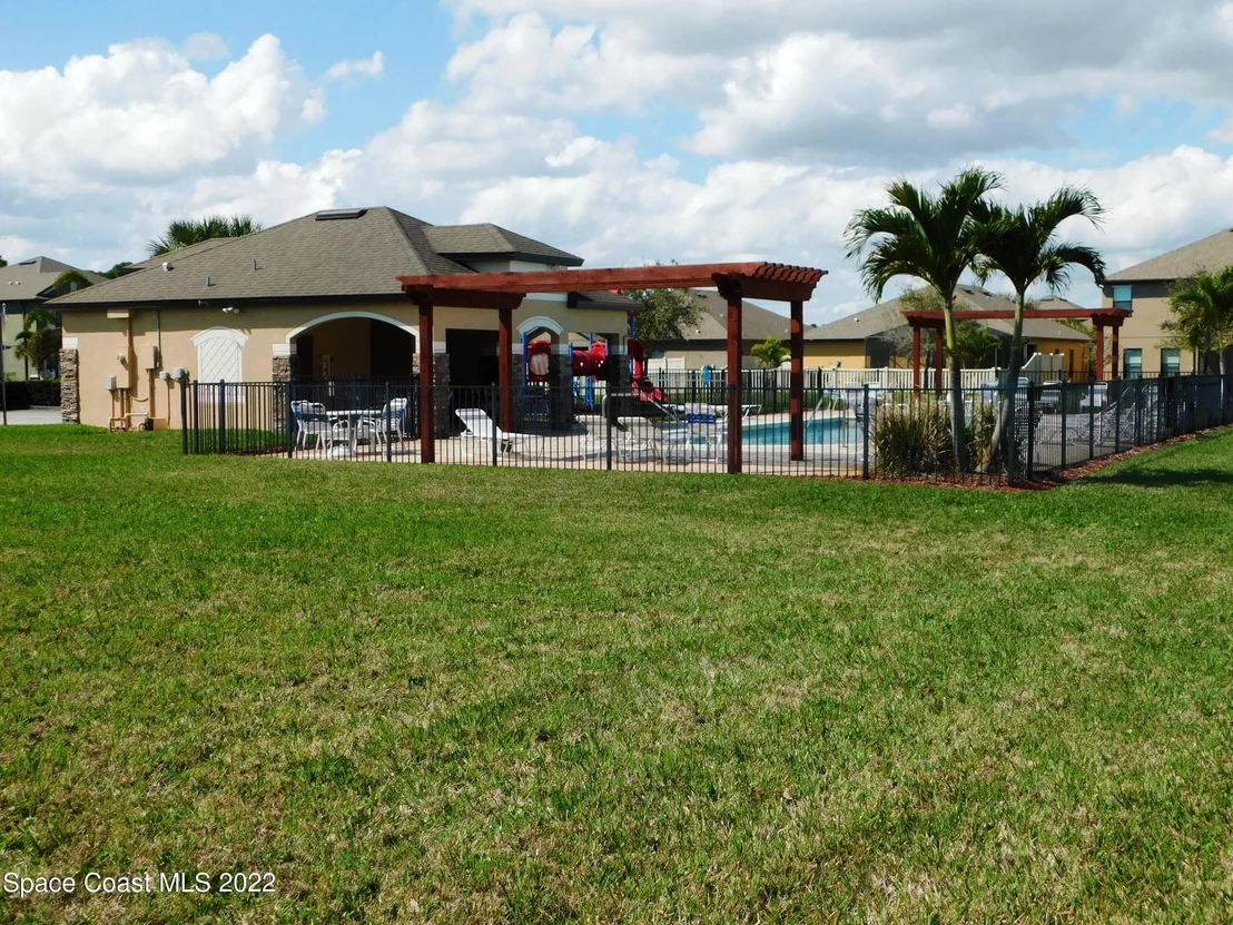 Photo of 431 Trymore Drive SE