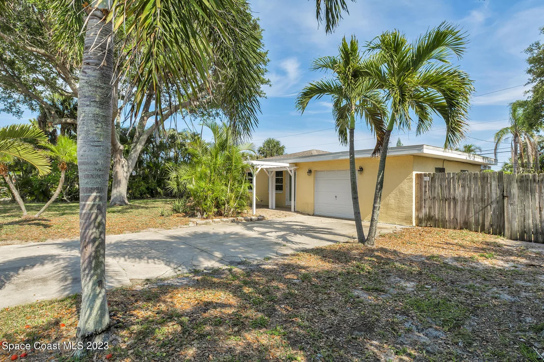 Photo of 325 Cinnamon Drive