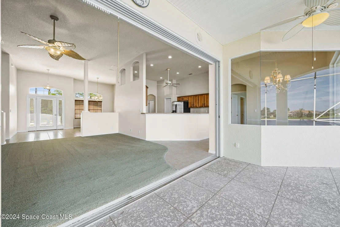 Photo of 930 Starling Way