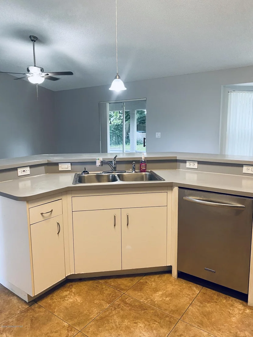 Photo of 6100 Edison Street