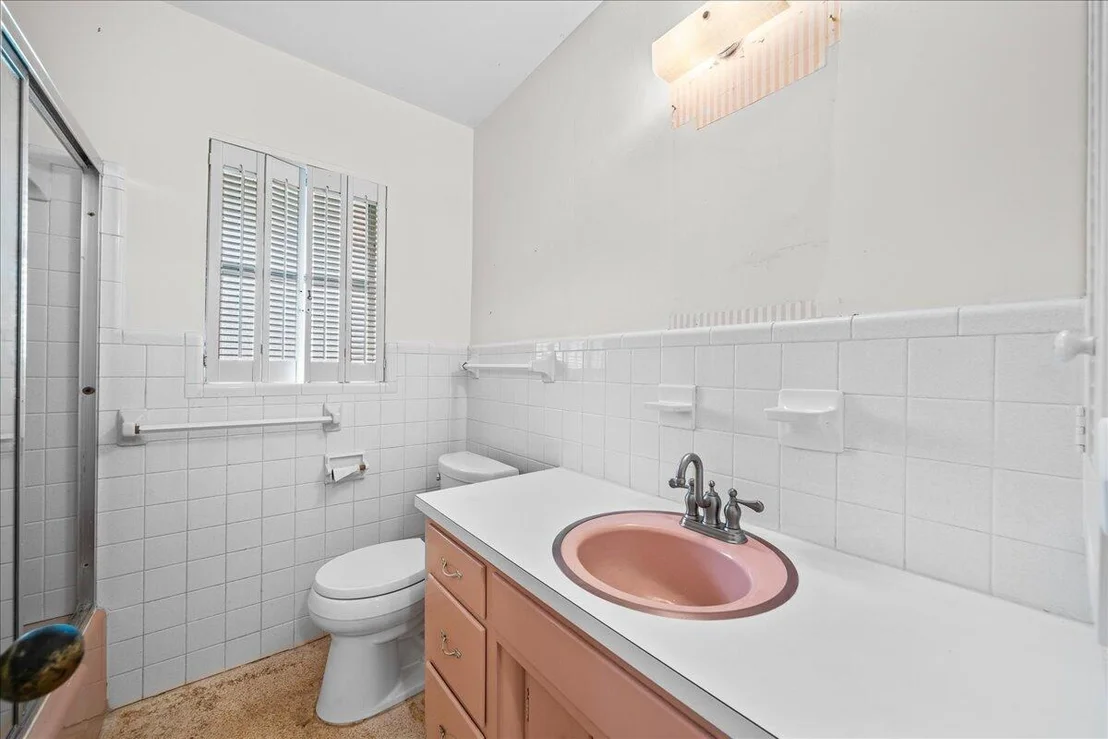 Photo of 550 Seabreeze Drive