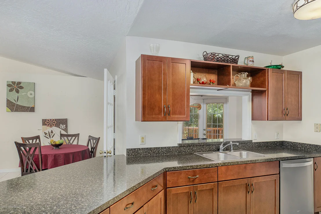 Photo of 1002 Citrus Avenue NE