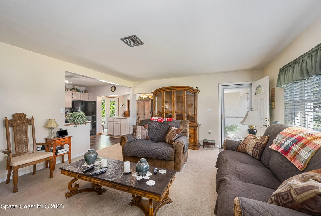 Photo of 643 Cocoanut Grove Avenue