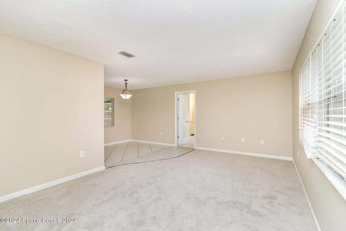 Photo of 978 Sycamore Drive