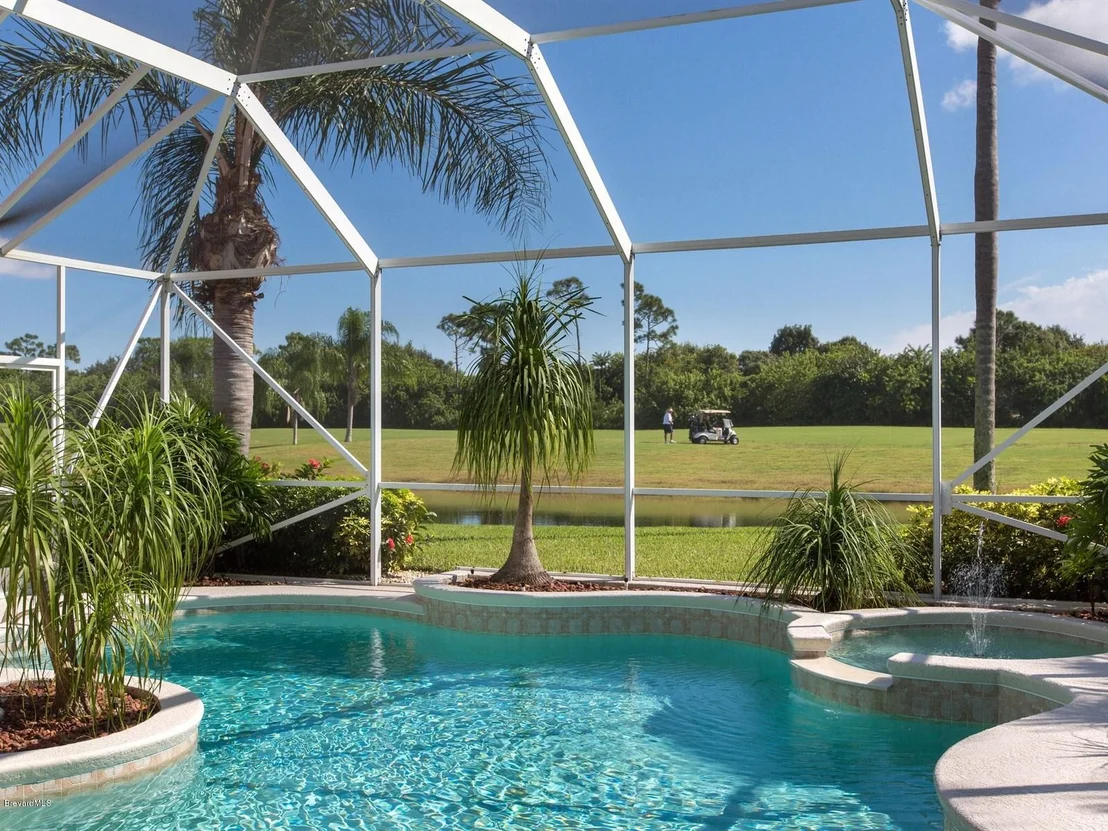 Photo of 965 Chatsworth Drive