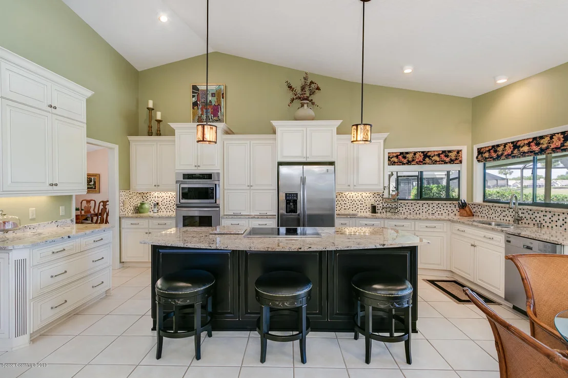 Photo of 610 Rossmoor Circle